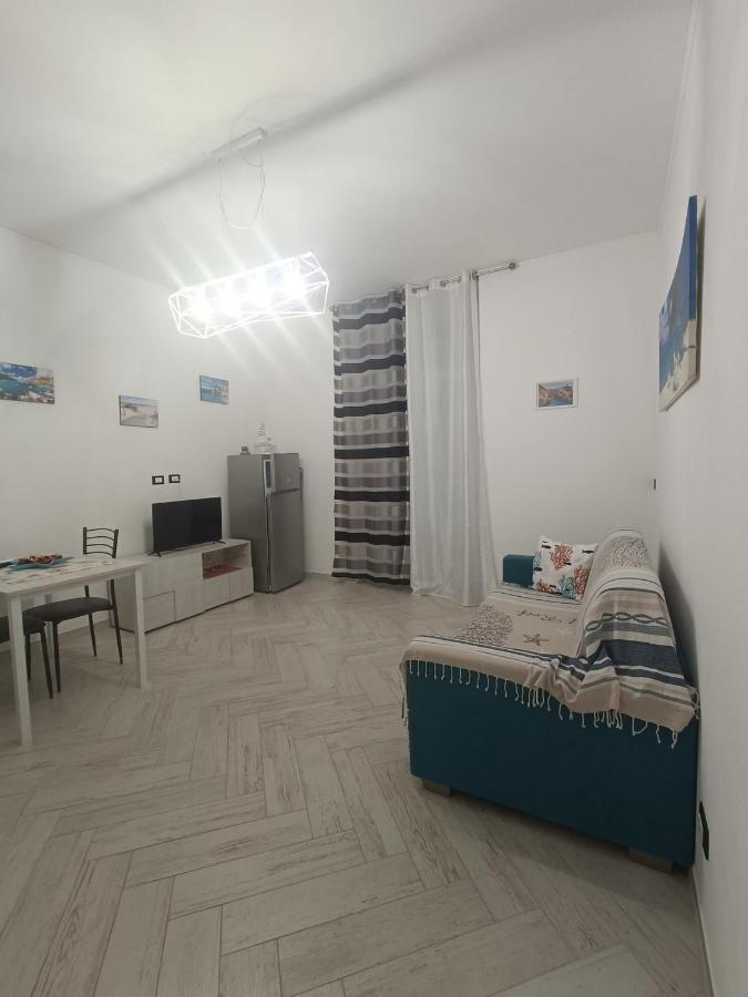 Casa Vacanze Via Nizza 57 Zinola-Wifi Савона Екстер'єр фото