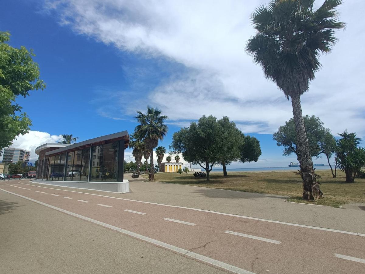 Casa Vacanze Via Nizza 57 Zinola-Wifi Савона Екстер'єр фото